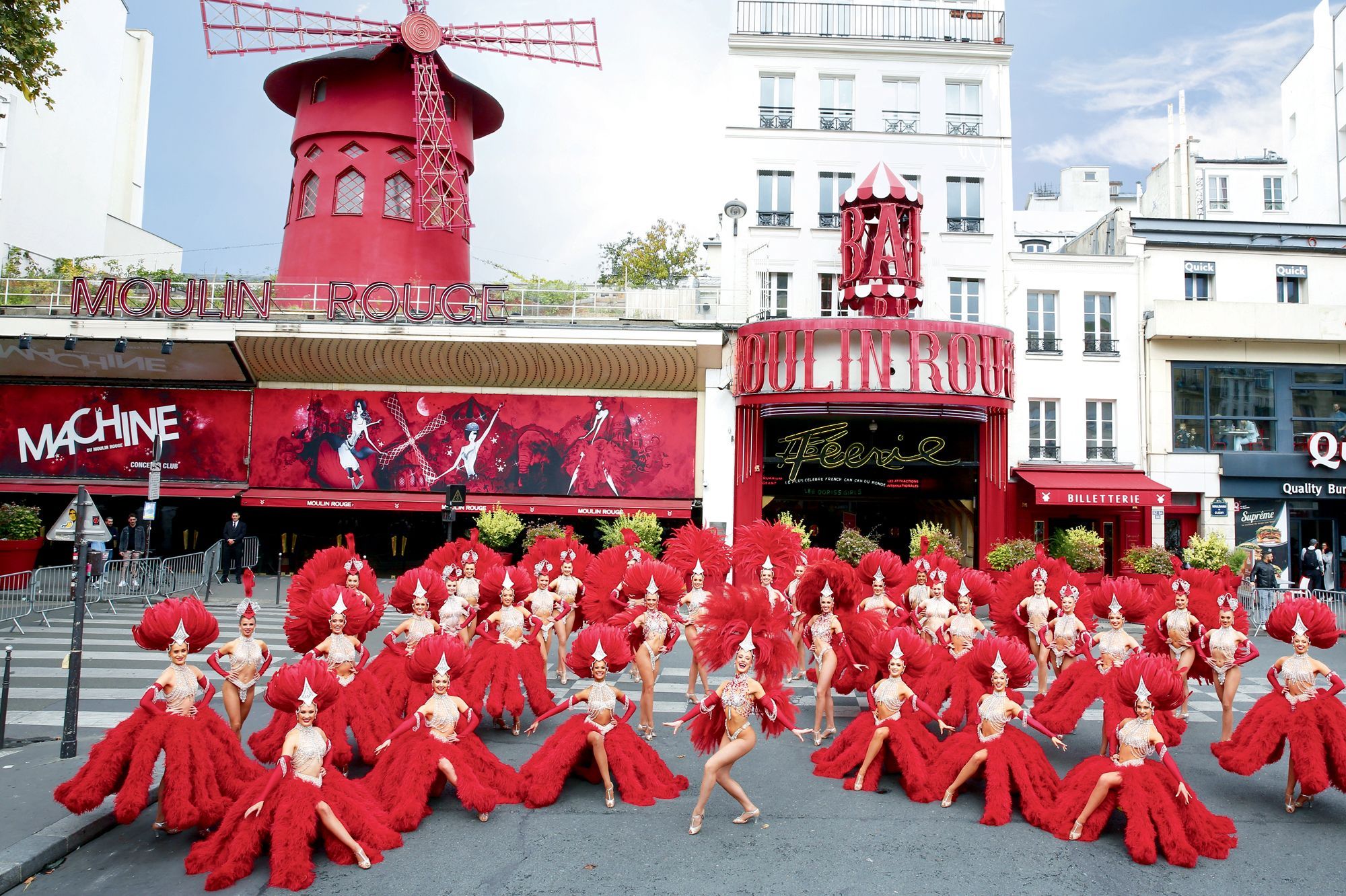 Le-Moulin-Rouge-a-130-ans-ca-c-est-Paris.jpg